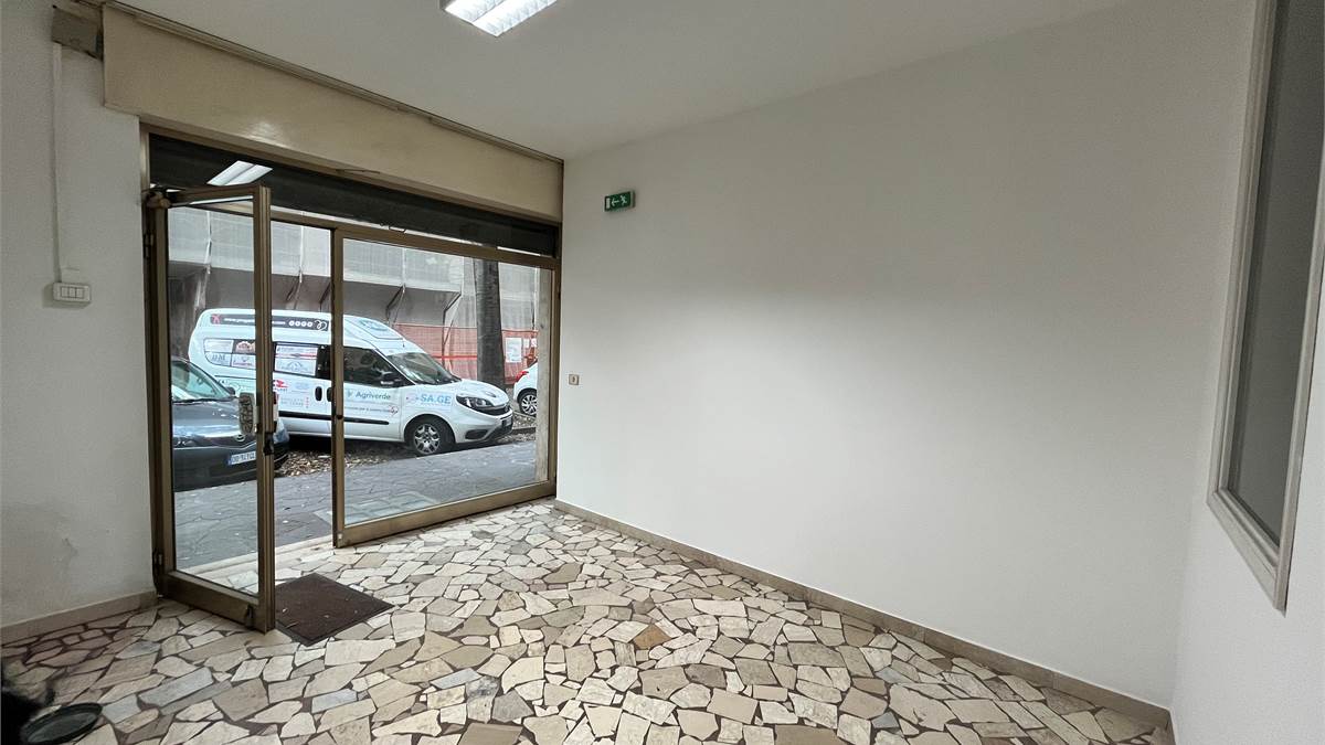 VETRINA DALL'INTERNO