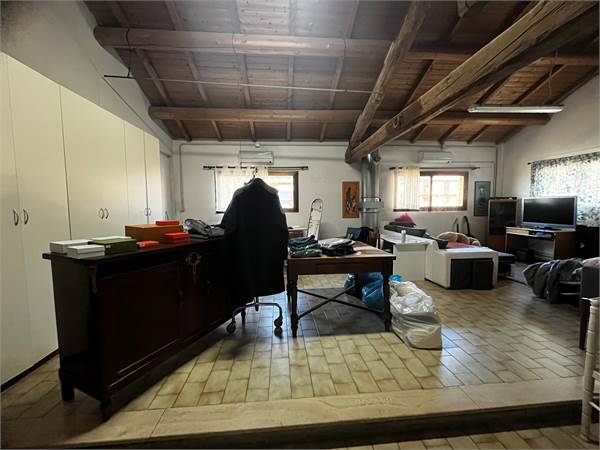 LABORATORIO SVILUPPATO SU DUE LIVELLI