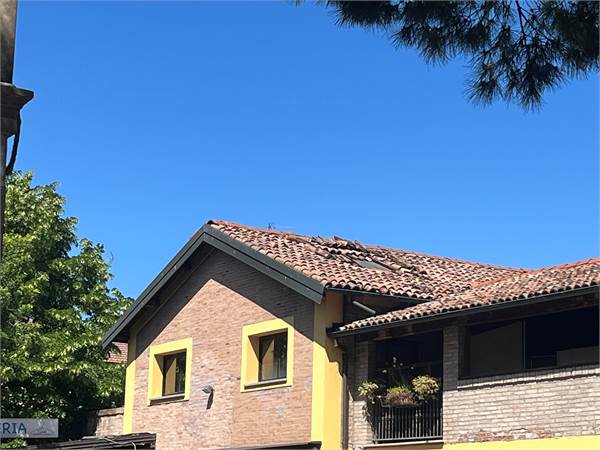 LABORATORIO SVILUPPATO SU DUE LIVELLI