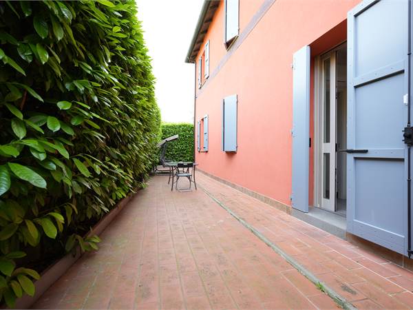 APPARTAMENTO CON AREA CORTILIVA